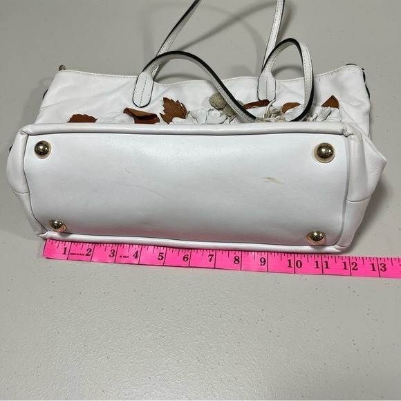 VALENTINO Garavani Floral Applique Leather Tote in White - Picture 16 of 16